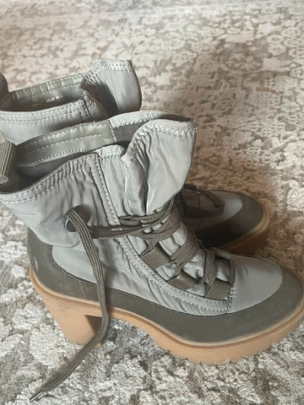 Dolce Vita Gray Lace-Up Platform Combat Boots Women’s Size 5.5